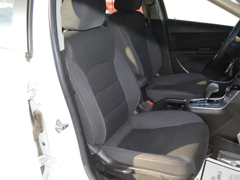 Used 2015 Chevrolet Cruze LT FWD image 20
