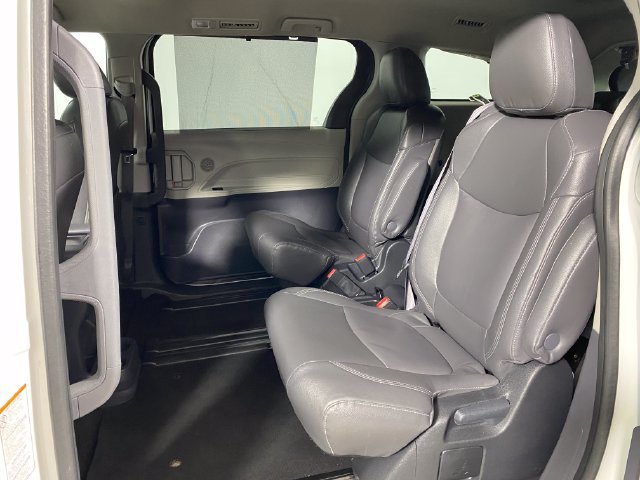 Used 2023 Toyota Sienna LE FWD image 13