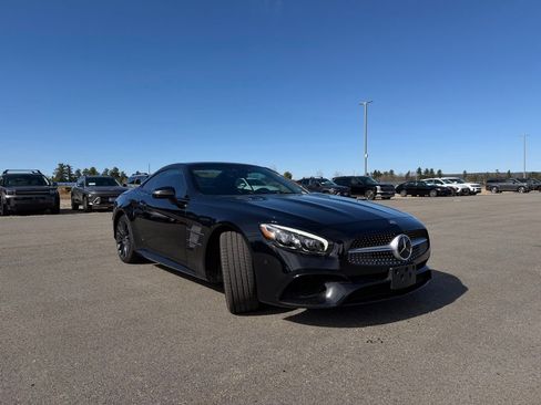 Used 2017 Mercedes-Benz SL 550 image 4