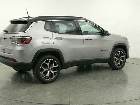 Used 2025 Jeep Compass Limited image 9