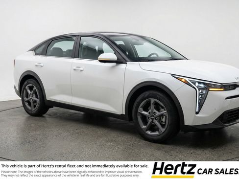 Used 2025 Kia K4 LXS image 1