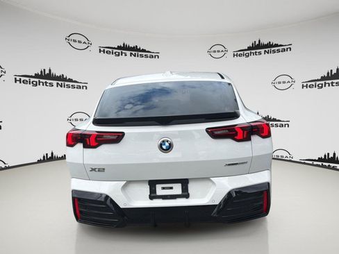 Used 2025 BMW X2 xDrive28i AWD/4WD image 4