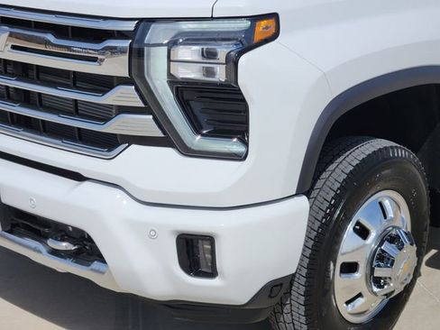 New 2026 Chevrolet Silverado 3500 High Country w/ Technology Package AWD/4WD image 7