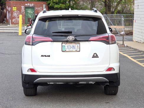 Used 2017 Toyota RAV4 XLE AWD/4WD image 6