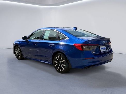Used 2023 Honda Civic EX image 4
