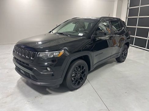 New 2026 Jeep Compass Latitude image 3