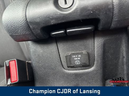 Used 2016 Jeep Wrangler Unlimited Rubicon w/ Connectivity Group image 31