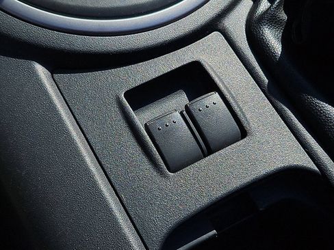 Used 2010 MAZDA MX-5 Miata Sport image 21