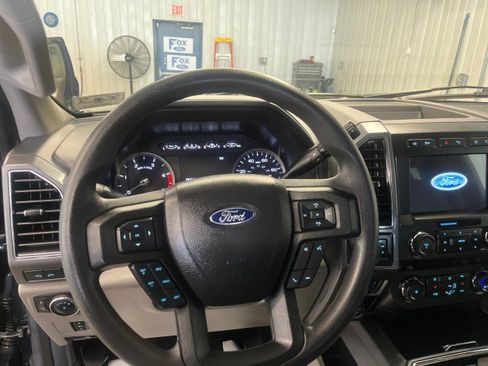 Used 2022 Ford F350 XLT w/ XLT Premium Package image 21