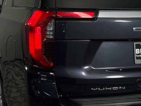 Used 2025 GMC Yukon Denali RWD image 26
