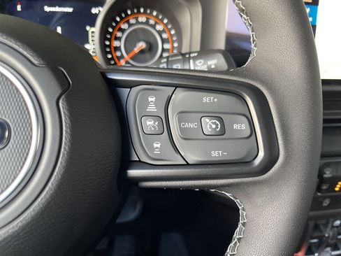 New 2026 Jeep Wrangler Unlimited Rubicon AWD/4WD image 25