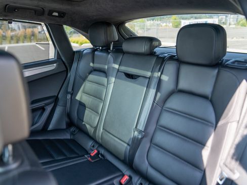 Used 2016 Porsche Macan Turbo AWD/4WD image 23