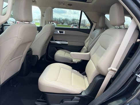 Used 2024 Ford Explorer XLT w/ Equipment Group 202A image 28