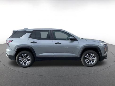 Used 2025 Chevrolet Equinox LT image 16