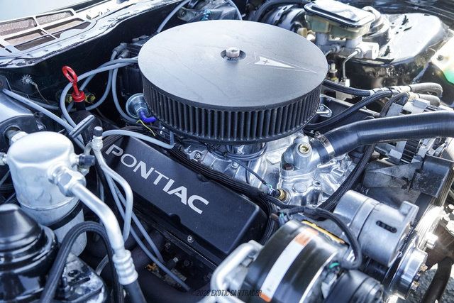 Used 1992 Pontiac Firebird Formula RWD image 19