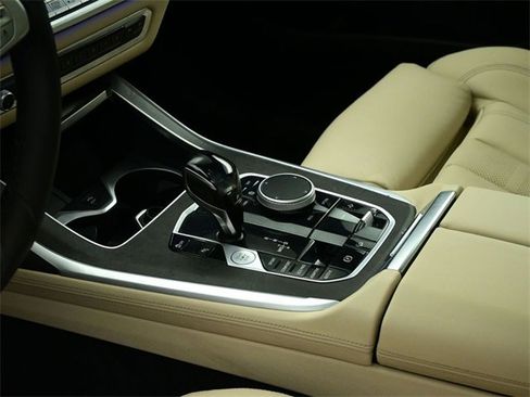 Used 2021 BMW X7 xDrive40i w/ Premium Package image 21