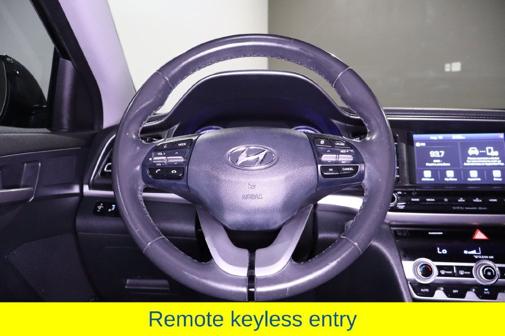 Used 2020 Hyundai Elantra Limited w/ Cargo Package (C1) FWD image 17