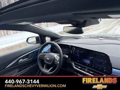 New 2026 Chevrolet Equinox EV LT image 37