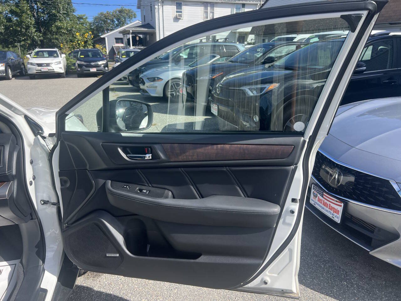 Used 2019 Subaru Outback 2.5i Limited AWD/4WD image 11