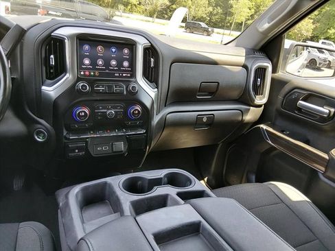 Used 2021 Chevrolet Silverado 1500 LT AWD/4WD image 12