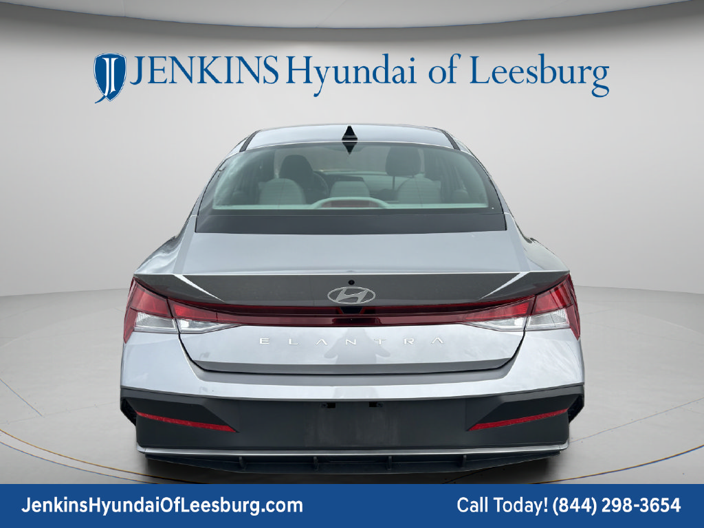 New 2026 Hyundai Elantra SE FWD image 6