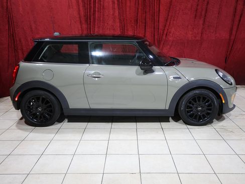 Used 2019 MINI Cooper 2-Door Hardtop FWD image 8