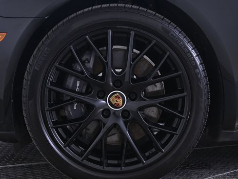 Certified 2021 Porsche Panamera 4 image 11