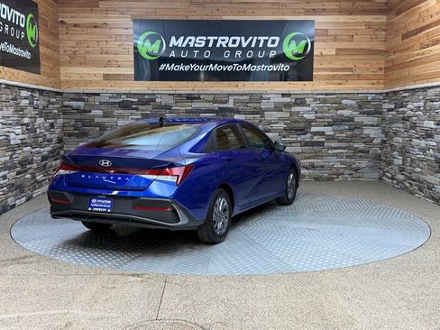 Certified 2024 Hyundai Elantra SEL image 9