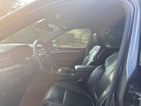 Used 2025 Jeep Grand Cherokee Summit w/ Obsidian Package AWD/4WD image 18