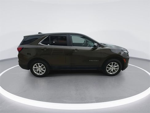 Used 2023 Chevrolet Equinox LT image 9