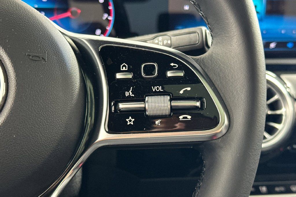 Certified 2023 Mercedes-Benz CLA 250 image 31