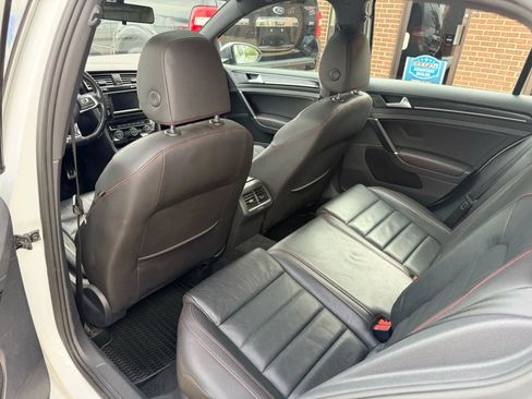 Used 2015 Volkswagen Golf 4-Door image 21