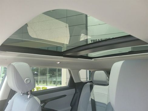 New 2025 Land Rover Range Rover Evoque S image 12