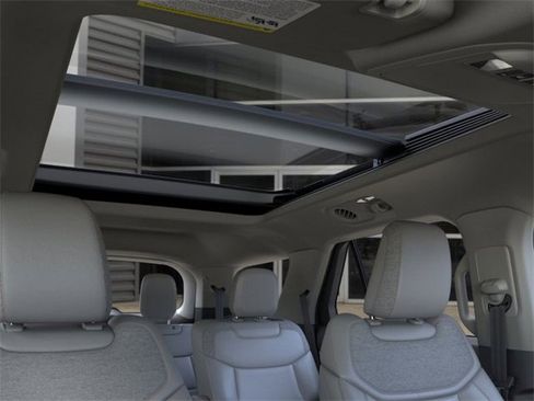 New 2025 Ford Explorer Active w/ Active Comfort Package image 22
