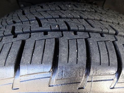 Used 2017 Buick Encore Premium w/ Experience Buick Package image 37