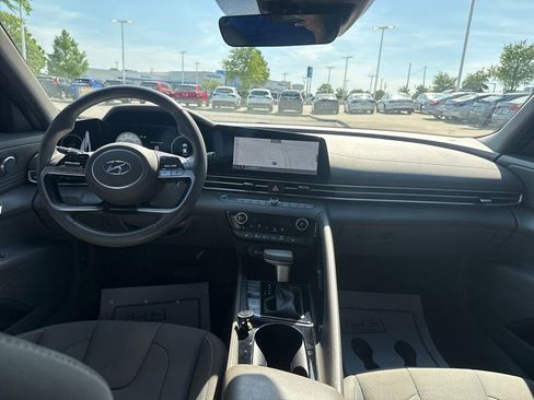 Used 2023 Hyundai Elantra SEL w/ Convenience Package FWD image 29
