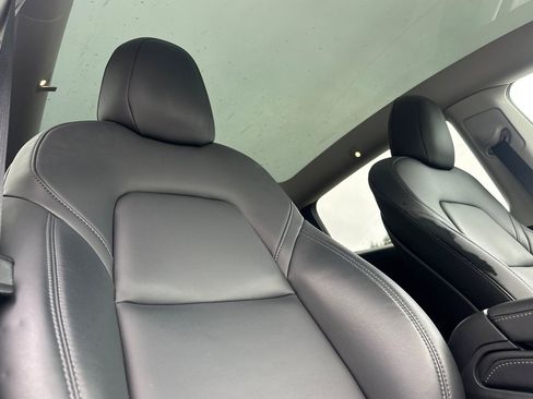 Used 2022 Tesla Model Y Performance image 21