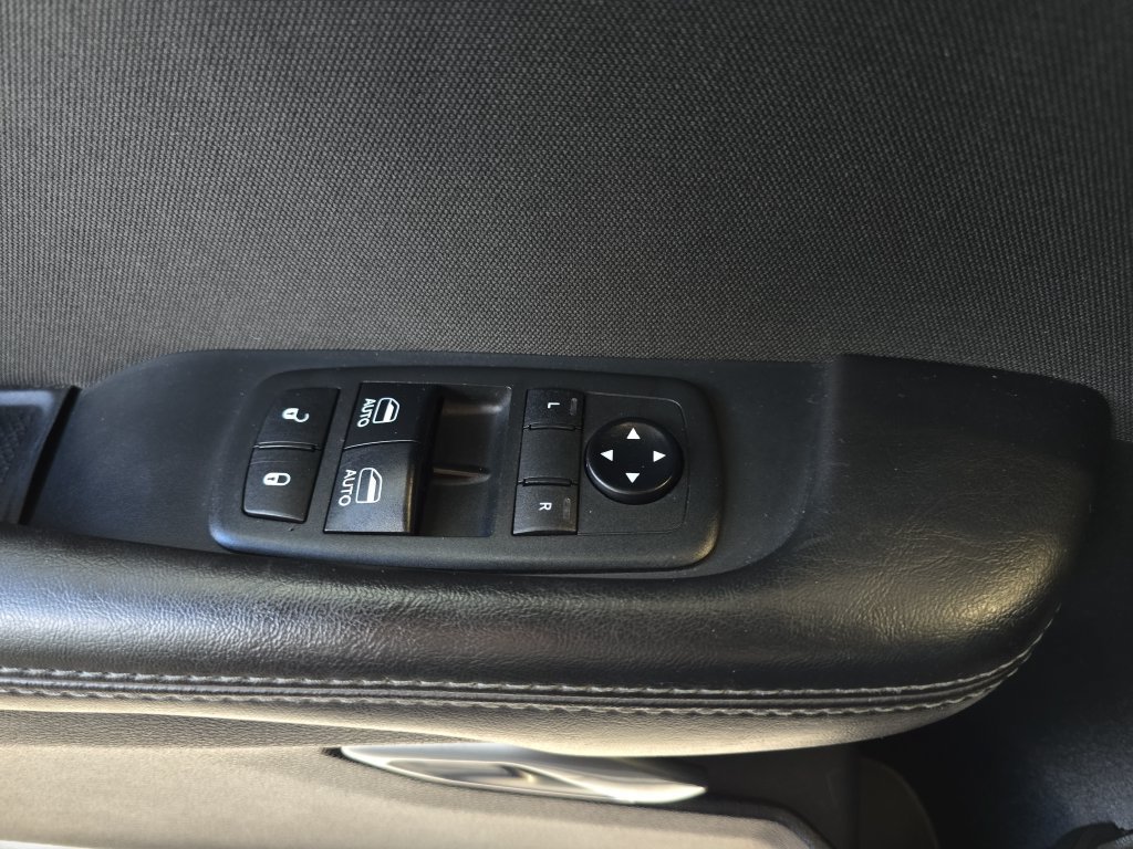 Used 2018 Dodge Challenger SXT RWD image 29