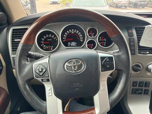 Used 2017 Toyota Sequoia Platinum AWD/4WD image 32