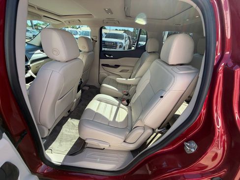 Used 2021 GMC Acadia Denali w/ Denali Technology Package FWD image 28
