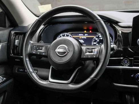 Used 2022 Nissan Pathfinder SV FWD image 18