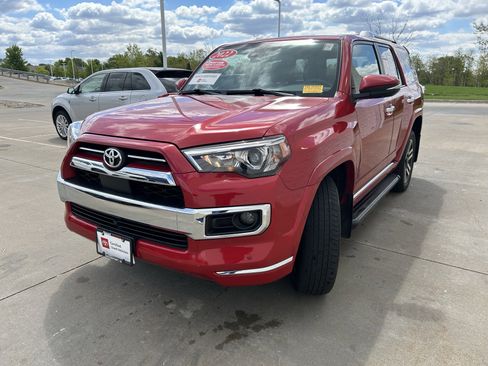 Used 2022 Toyota 4Runner Limited AWD/4WD image 3