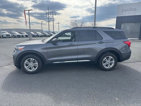 Used 2023 Ford Explorer XLT w/ Equipment Group 202A image 4