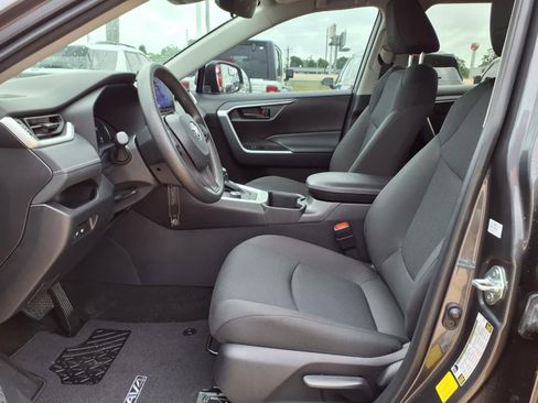 Certified 2024 Toyota RAV4 LE AWD/4WD image 17