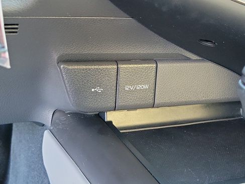 Used 2024 Toyota Camry SE image 28