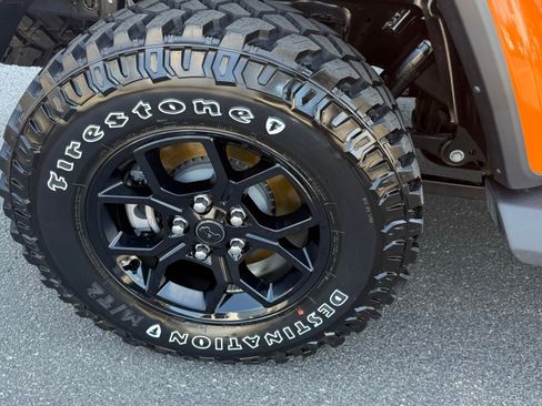 Used 2025 Jeep Gladiator Sport image 7