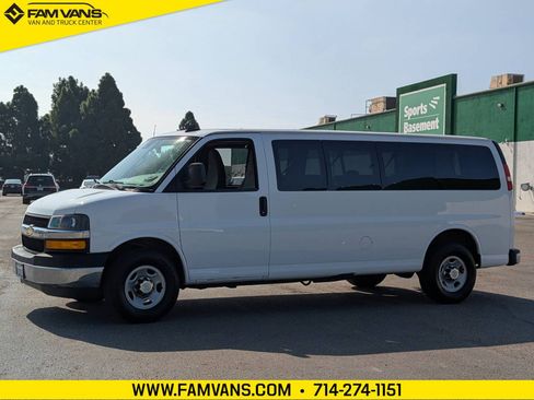 Used 2019 Chevrolet Express 3500 LT w/ LT Preferred Equipment Group image 4