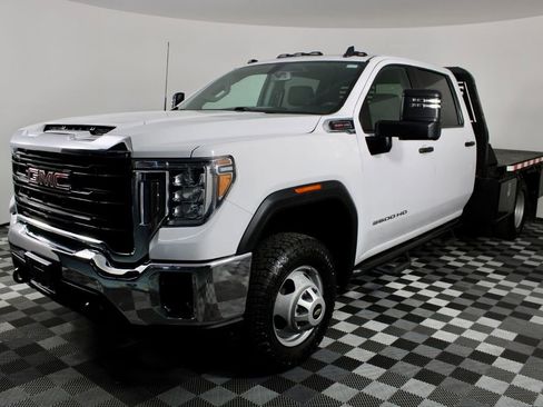 Used 2023 GMC Sierra 3500 Pro w/ Convenience Package image 4