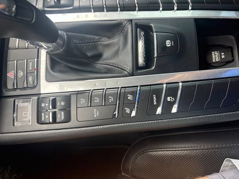 Used 2018 Porsche Macan S AWD/4WD image 26