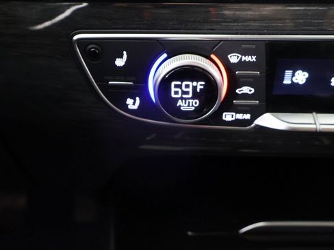 Used 2018 Audi Q7 3.0T Prestige image 60